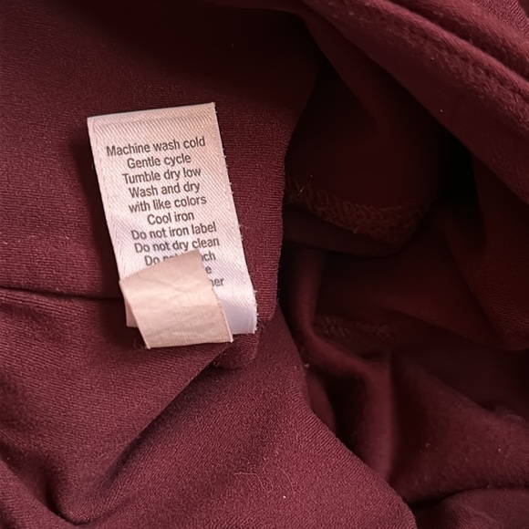 Athleta Salutation Powervita Crop Capri Leggings Medium Raisin Purple Brown - Picture 11 of 11